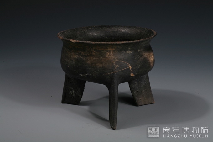 Liangzhu Culture Black Pottery Tripod